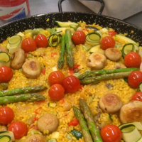 Choose from our wide range of paellas at Los Gatos in Swindon