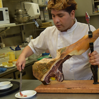 Spoil yourself with delicious tapas from Los Gatos (Swindon)